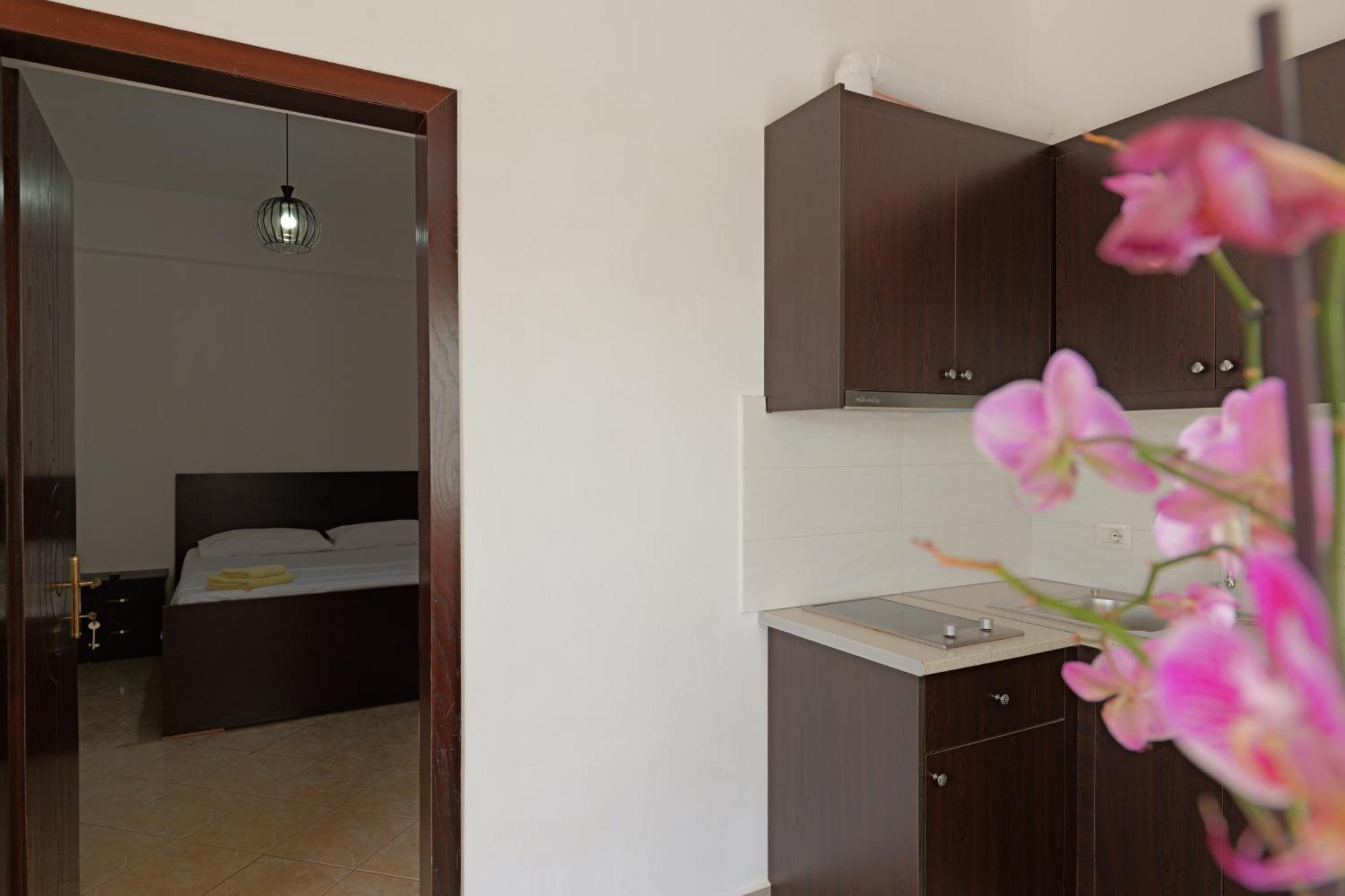 Brahimi Guest House Ksamil Luaran gambar