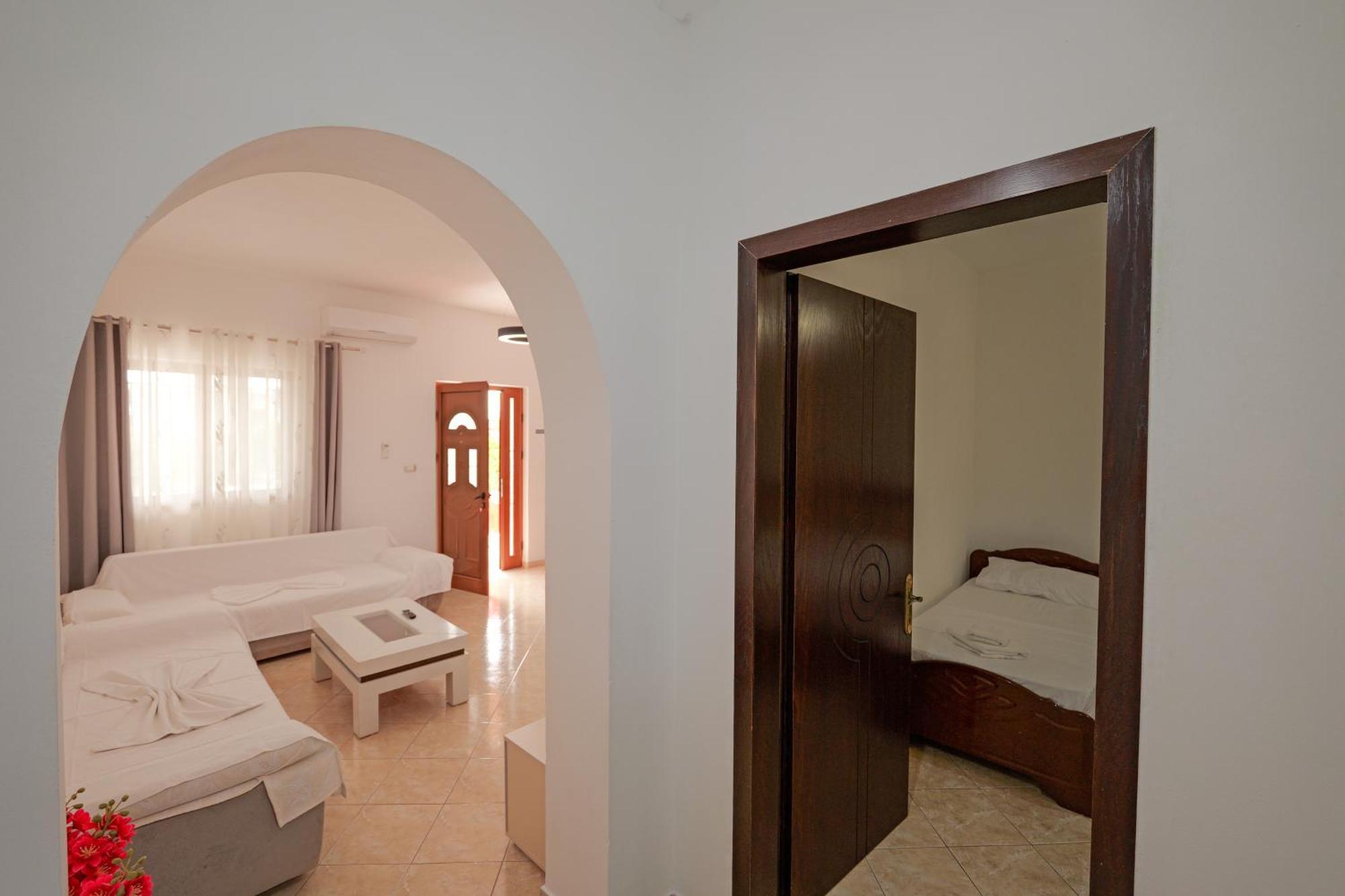 Brahimi Guest House Ksamil Luaran gambar