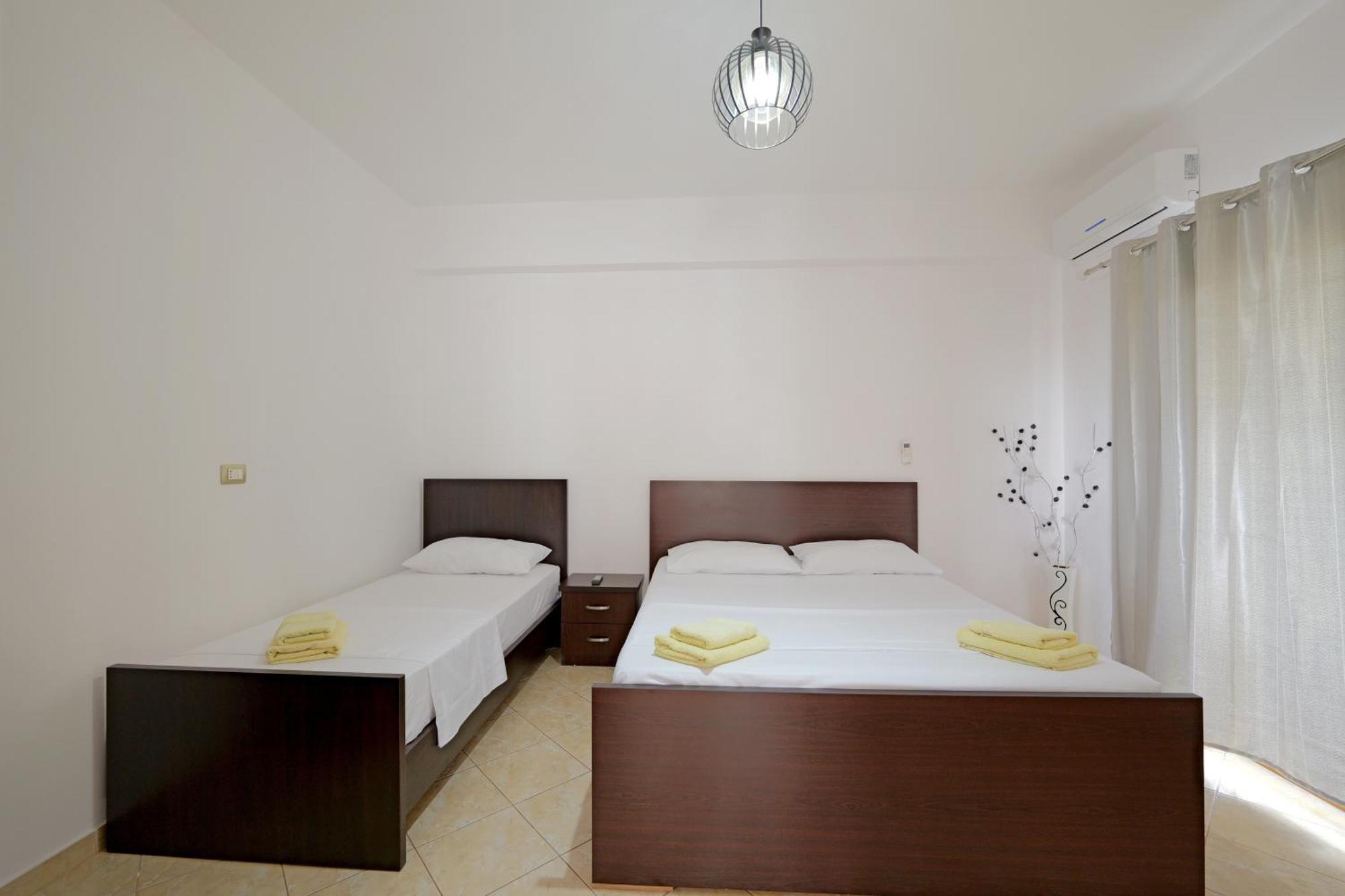 Brahimi Guest House Ksamil Luaran gambar