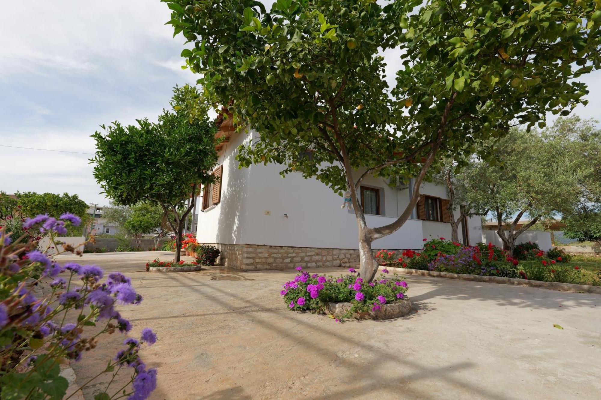 Brahimi Guest House Ksamil Luaran gambar